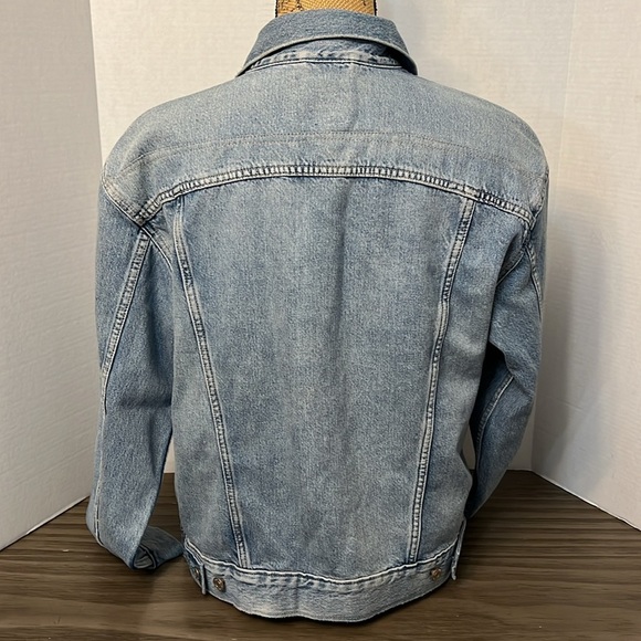 GAP DENIM JEAN JACKET DISTRESSED. WOMENS SIZE SMALL - Picture 9 of 17